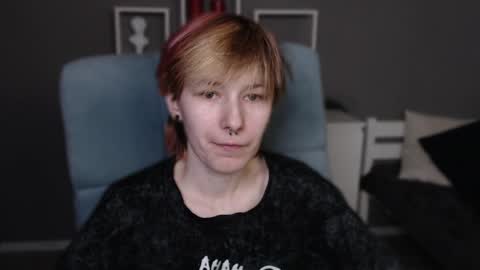 guitarandangell online show from 04-19-26, 05:56