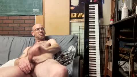 guitarist4206917 online show from 04-10-26, 01:49