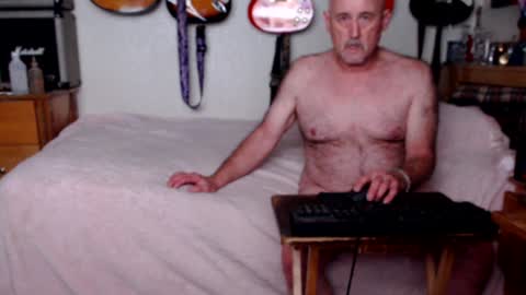 Snapshot of guitarsexgod chatting on 01-24-25, 10:53 Mario online show from 01-24-25, 10:53