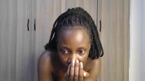 Miss Incredible online show from 11-03-25, 12:02