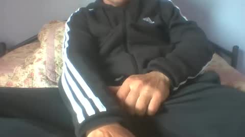 Snapshot of gunishment chatting on 12-08-24, 01:14 gunishment online show from 12-08-24, 01:14