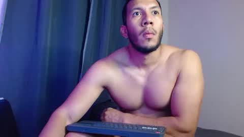 holl latino online show from 01-08-26, 03:53