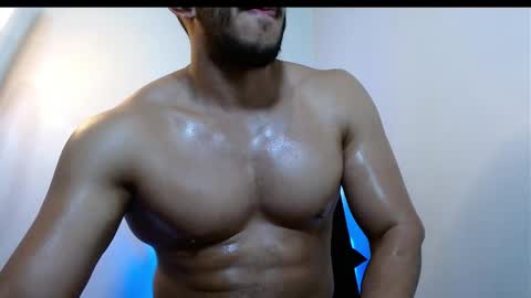 Snapshot of gurushake chatting on 04-18-26, 09:15 holl latino online show from 04-18-26, 09:15