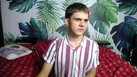 Snapshot of gurvinderr chatting on 03-12-25, 03:29 Hushaima Gur online show from 03-12-25, 03:29