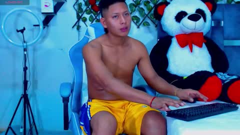 Hakim online show from 11-23-25, 04:40