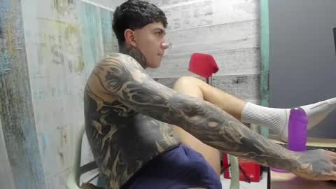 Snapshot of gury_tattoo chatting on 05-11-26, 07:22 Gury online show from 05-11-26, 07:22