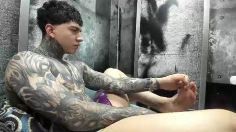 Snapshot of gury_tattoo chatting on 06-09-26, 07:36 Gury online show from 06-09-26, 07:36