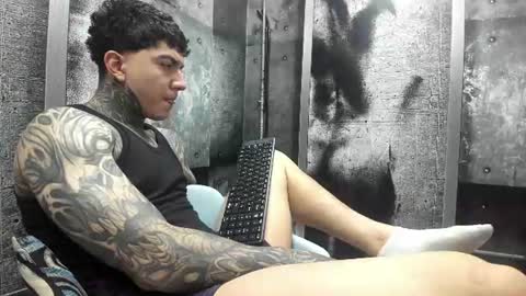 Snapshot of gury_tattoo chatting on 06-10-26, 08:19 Gury online show from 06-10-26, 08:19