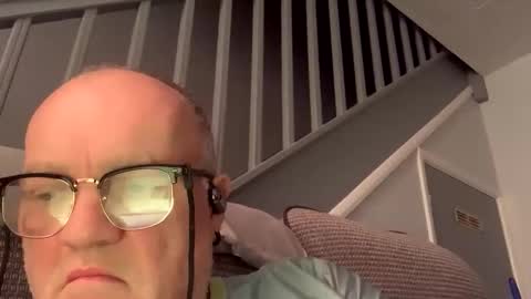 Snapshot of gusher25 chatting on 10-16-25, 09:16 gusher25 online show from 10-16-25, 09:16