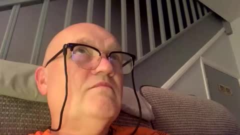 Snapshot of gusher25 chatting on 10-19-25, 07:14 gusher25 online show from 10-19-25, 07:14