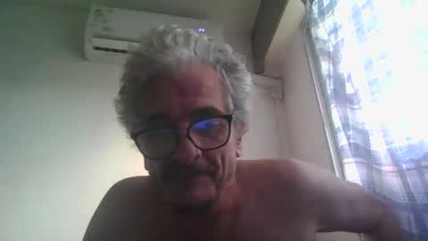 Snapshot of gustheone chatting on 01-19-25, 09:11 gustheone online show from 01-19-25, 09:11