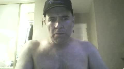 Snapshot of guy8inches4u chatting on 09-17-25, 02:13 guy8inches4u online show from 09-17-25, 02:13