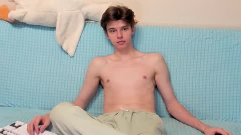 guy_liam1 online show from 10-31-25, 02:18