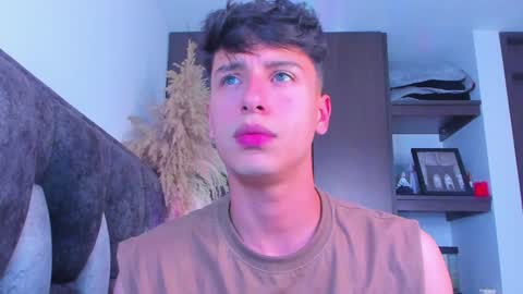 Snapshot of guy_twinks chatting on 01-14-25, 11:27 Gabriel online show from 01-14-25, 11:27