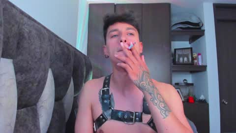 Snapshot of guy_twinks chatting on 02-03-25, 10:11 Gabriel online show from 02-03-25, 10:11
