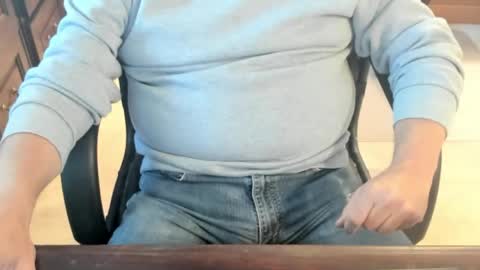 Guy online show from 04-21-26, 12:22