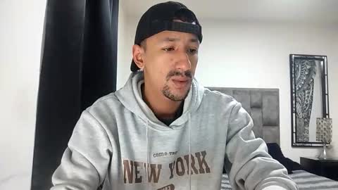 Snapshot of guykarim chatting on 05-14-26, 11:17 karim online show from 05-14-26, 11:17