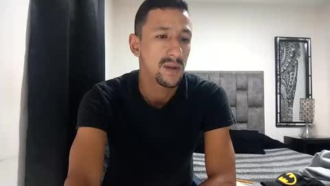 Snapshot of guykarim chatting on 05-15-26, 12:39 karim online show from 05-15-26, 12:39