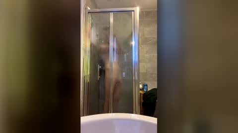 Snapshot of guyzill256 chatting on 12-19-25, 04:36 Workmans cam online show from 12-19-25, 04:36