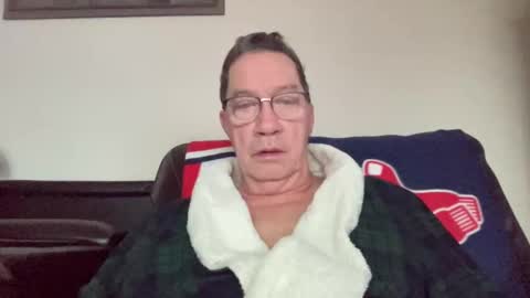 Snapshot of gwashere4u chatting on 12-29-24, 01:17 gwashere4u online show from 12-29-24, 01:17