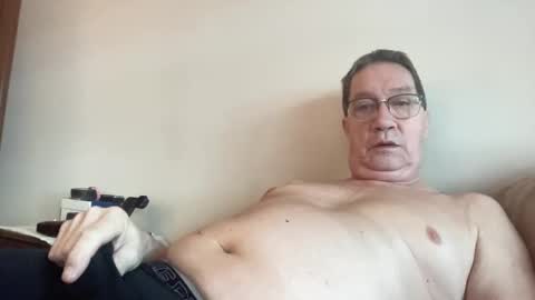 Snapshot of gwashere4u chatting on 02-17-25, 01:32 gwashere4u online show from 02-17-25, 01:32