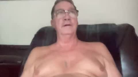 Snapshot of gwashere4u chatting on 09-17-25, 11:56 gwashere4u online show from 09-17-25, 11:56