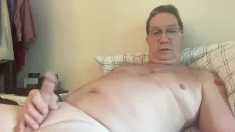 Snapshot of gwashere4u chatting on 10-15-25, 02:17 gwashere4u online show from 10-15-25, 02:17