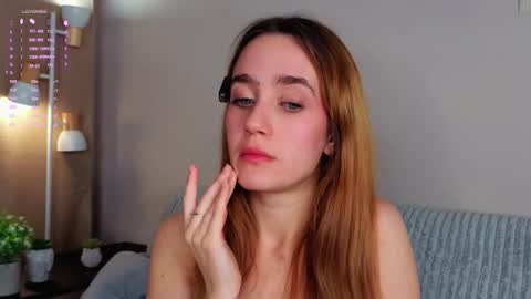 Snapshot of gwenbunn chatting on 10-18-25, 01:19 Julia online show from 10-18-25, 01:19