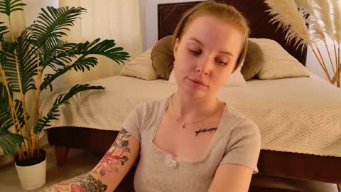 gwenhilton online show from 09-10-25, 06:57