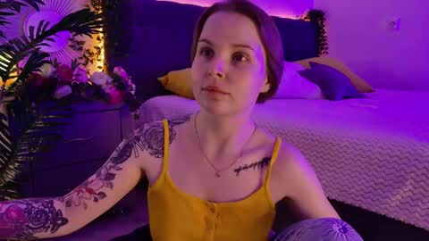 gwenhilton online show from 10-11-25, 05:28