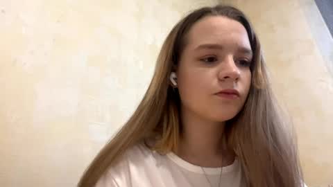 Snapshot of gwenntimon chatting on 06-02-26, 08:05 Naomi online show from 06-02-26, 08:05