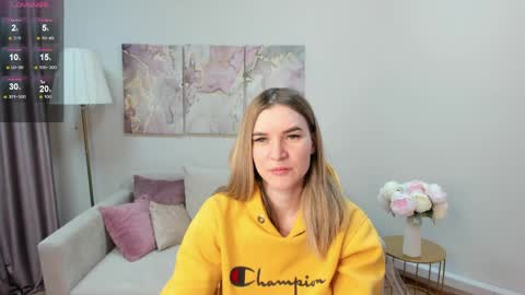 Snapshot of gwensmitt chatting on 05-24-26, 10:59 gwensmitt online show from 05-24-26, 10:59