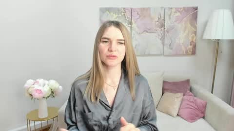 Snapshot of gwensmitt chatting on 05-28-26, 11:13 gwensmitt online show from 05-28-26, 11:13