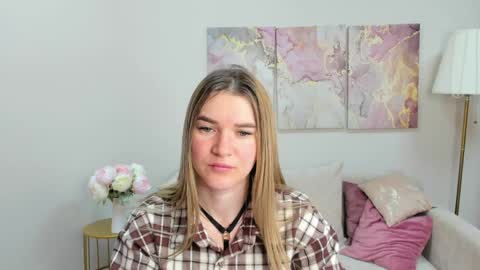 Snapshot of gwensmitt chatting on 06-07-26, 10:13 gwensmitt online show from 06-07-26, 10:13