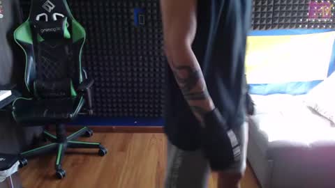 Snapshot of gymbro42 chatting on 07-06-26, 03:03 Gymbro42 online show from 07-06-26, 03:03