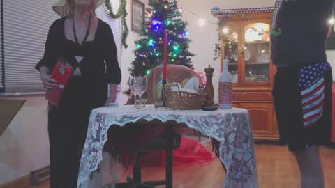 Snapshot of gypsybellathehotwife chatting on 12-25-24, 07:14 GypsyBella online show from 12-25-24, 07:14