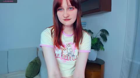 Kelly  Lilly online show from 11-21-25, 06:39