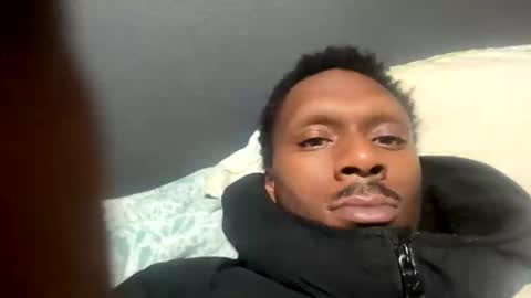 Snapshot of h111phin chatting on 12-02-25, 08:19 h111phin online show from 12-02-25, 08:19