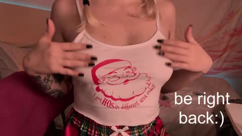 Snapshot of h2h0e chatting on 02-02-25, 08:08 Lana online show from 02-02-25, 08:08