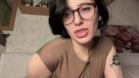 Helga online show from 09-30-25, 01:38