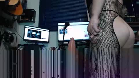 Snapshot of h_flex_cam chatting on 04-14-26, 01:06 Flex Cam online show from 04-14-26, 01:06