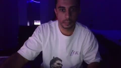 habibi_d online show from 10-22-25, 01:39