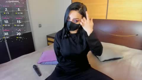 Linda online show from 10-08-25, 02:53