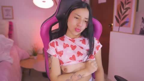 Snapshot of hade_collinss chatting on 10-25-25, 02:46 Hade online show from 10-25-25, 02:46