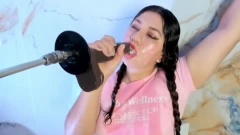 Snapshot of hade_cute2 chatting on 05-29-26, 04:05 hade_cute2 online show from 05-29-26, 04:05