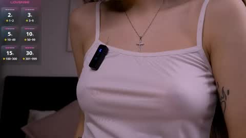 Snapshot of hadleynichols chatting on 02-09-26, 01:42 Hi Im Rebecca Glad to see you in my room PVT is open online show from 02-09-26, 01:42