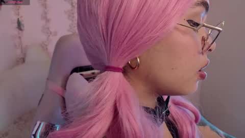 Haely online show from 04-17-26, 01:52