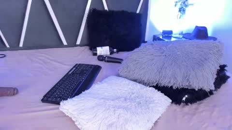 Snapshot of haiileymiller chatting on 01-16-26, 04:38 Kendal online show from 01-16-26, 04:38