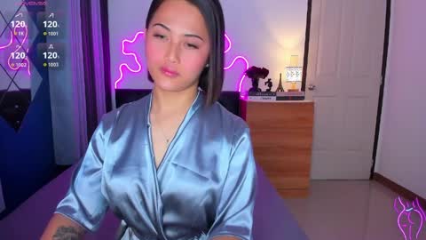 Snapshot of hailee_delevinge chatting on 04-08-26, 11:48 eurasian girl andrea online show from 04-08-26, 11:48