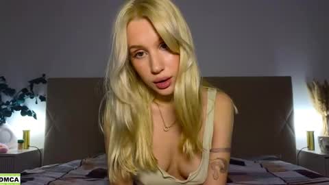 Snapshot of hailey_would chatting on 05-21-26, 10:28 hailey_would online show from 05-21-26, 10:28